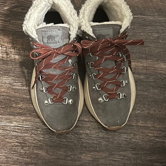 Sorel Women's Gray and Tan Winter Boots - Picture 5 of 5